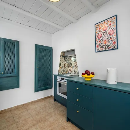 Annikas Port View-1st Floor Apartment *