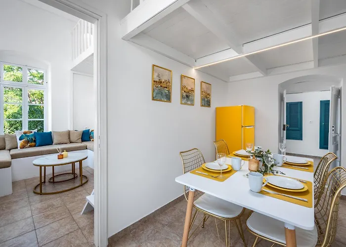 Annikas Port View-1st Floor * シミ